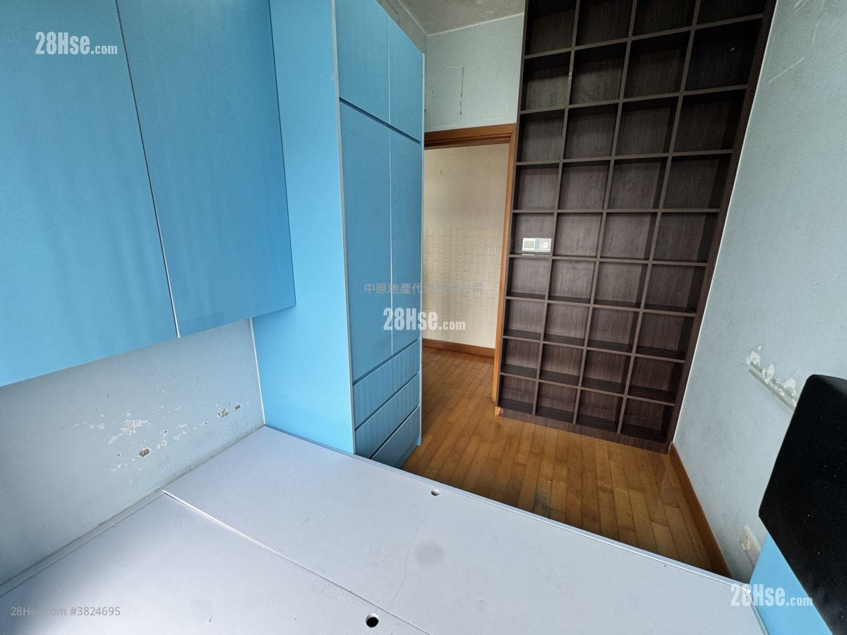 The Hillgrove Sell 3 Bedrooms , 1 Bathroom 745 ft²