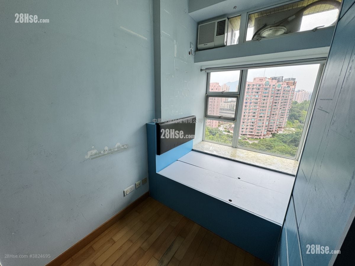 The Hillgrove Sell 3 Bedrooms , 1 Bathroom 745 ft²