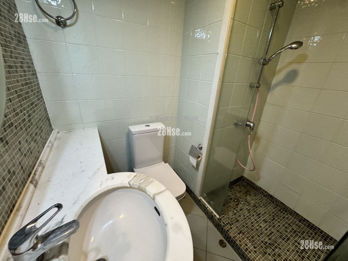 The Hillgrove Sell 3 Bedrooms , 1 Bathroom 745 ft²