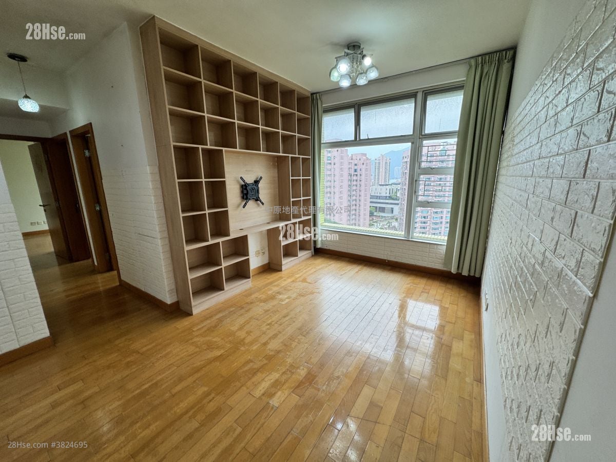 The Hillgrove Sell 3 Bedrooms , 1 Bathroom 745 ft²