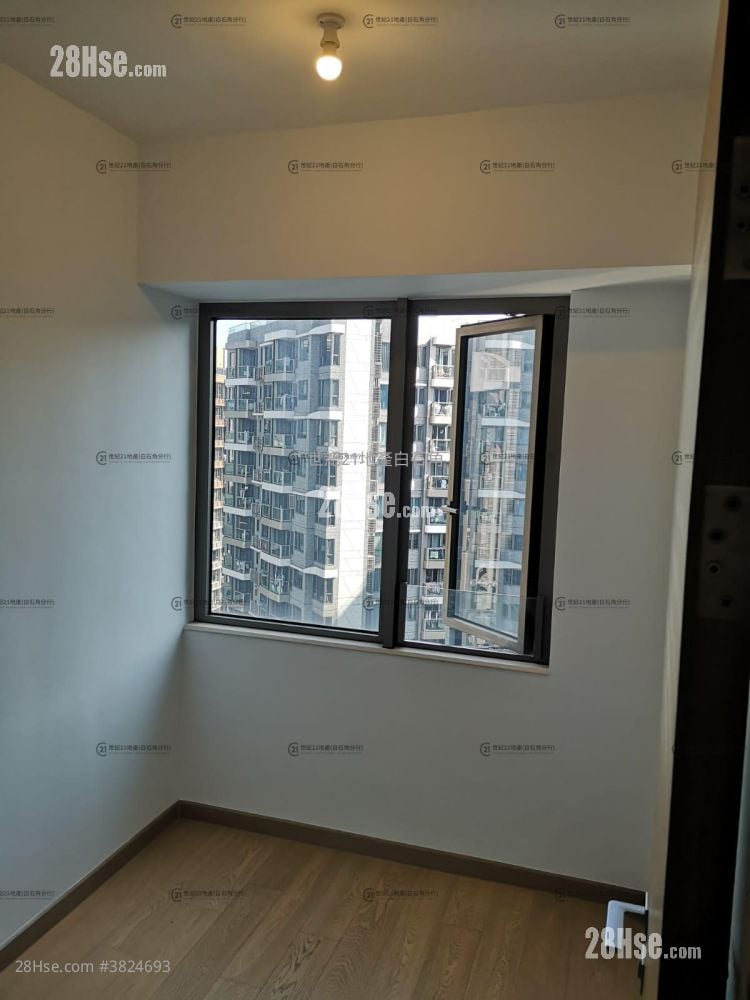 Solaria Sell 2 Bedrooms , 1 Bathroom 458 ft²