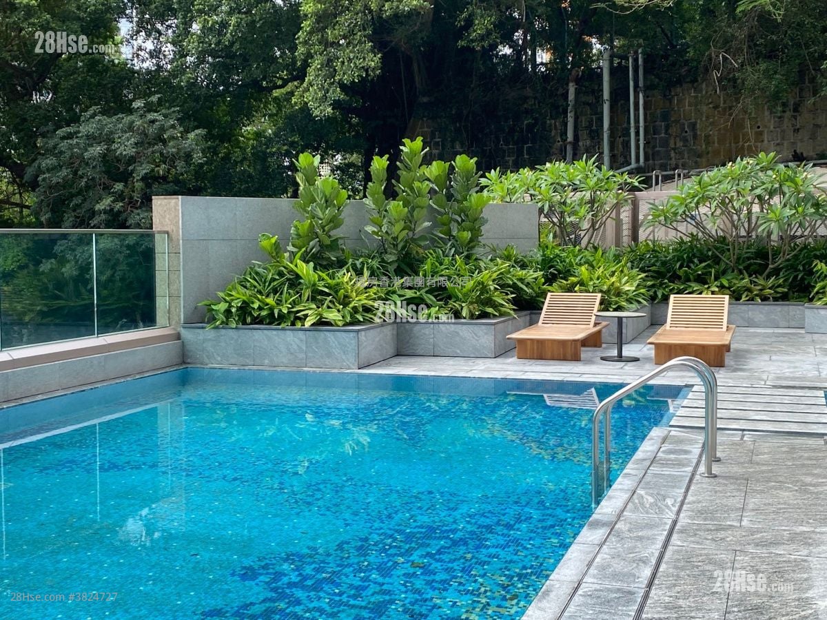 Uptown East Sell 1 Bedroom , 1 Bathroom 373 ft²