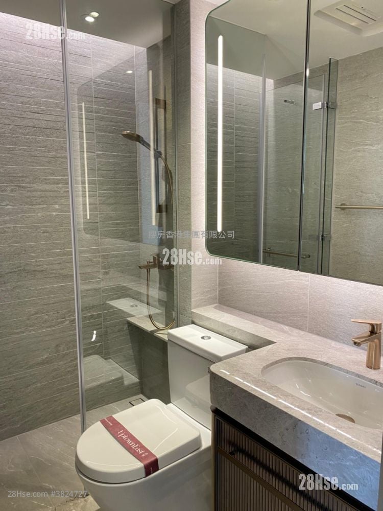 Uptown East Sell 1 Bedroom , 1 Bathroom 373 ft²