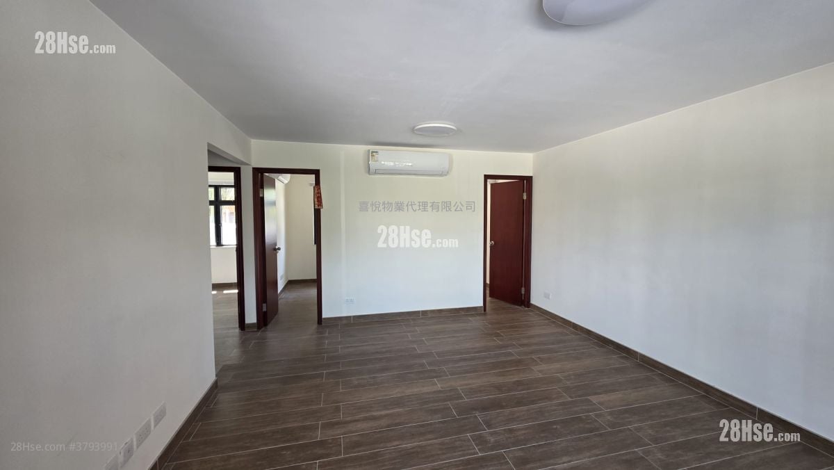 村屋 租盘 3 房 , 1 浴室 700 平方尺