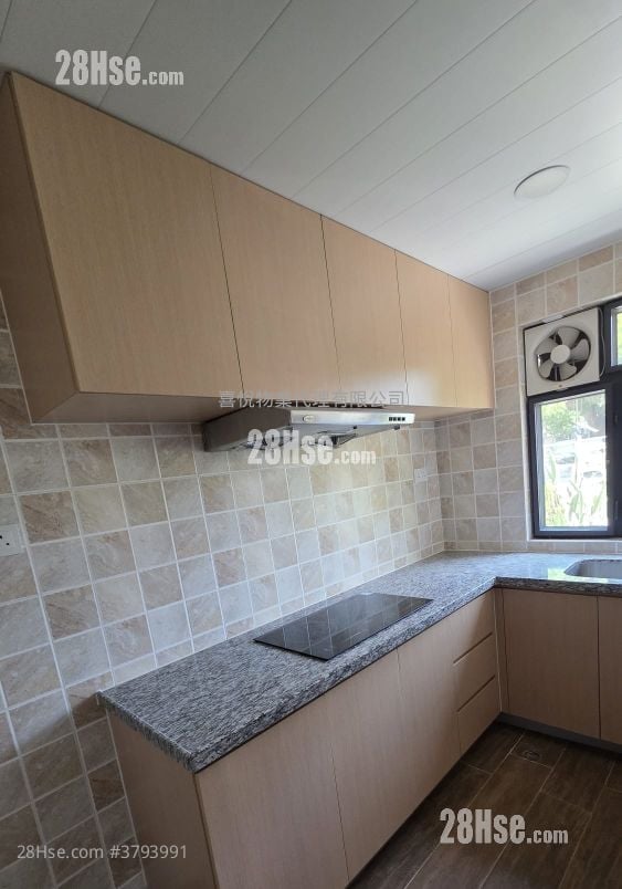 村屋 租盘 3 房 , 1 浴室 700 平方尺