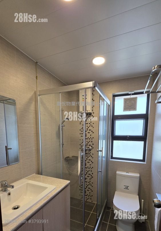 村屋 租盘 3 房 , 1 浴室 700 平方尺