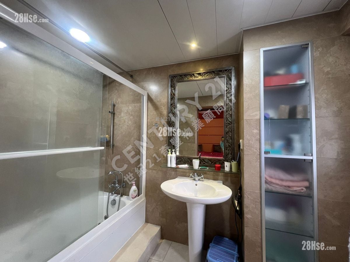 世界花园 售盘 3 房 , 2 浴室 1,255 平方尺