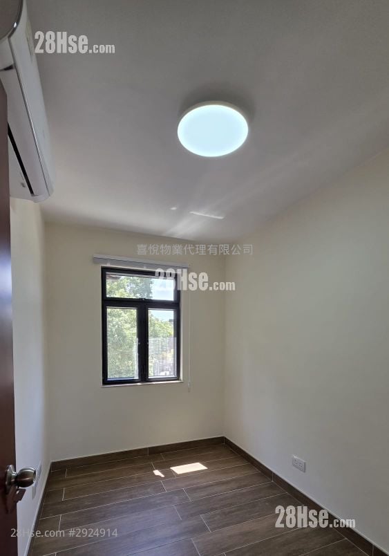 村屋 租盤 3 房 , 1 浴室 700 平方呎