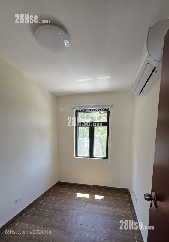 村屋 租盤 3 房 , 1 浴室 700 平方呎