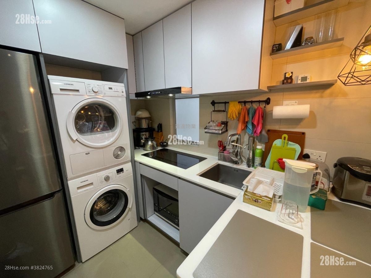 廚房: 洗衣機 乾衣機 washing machine + drying machine available