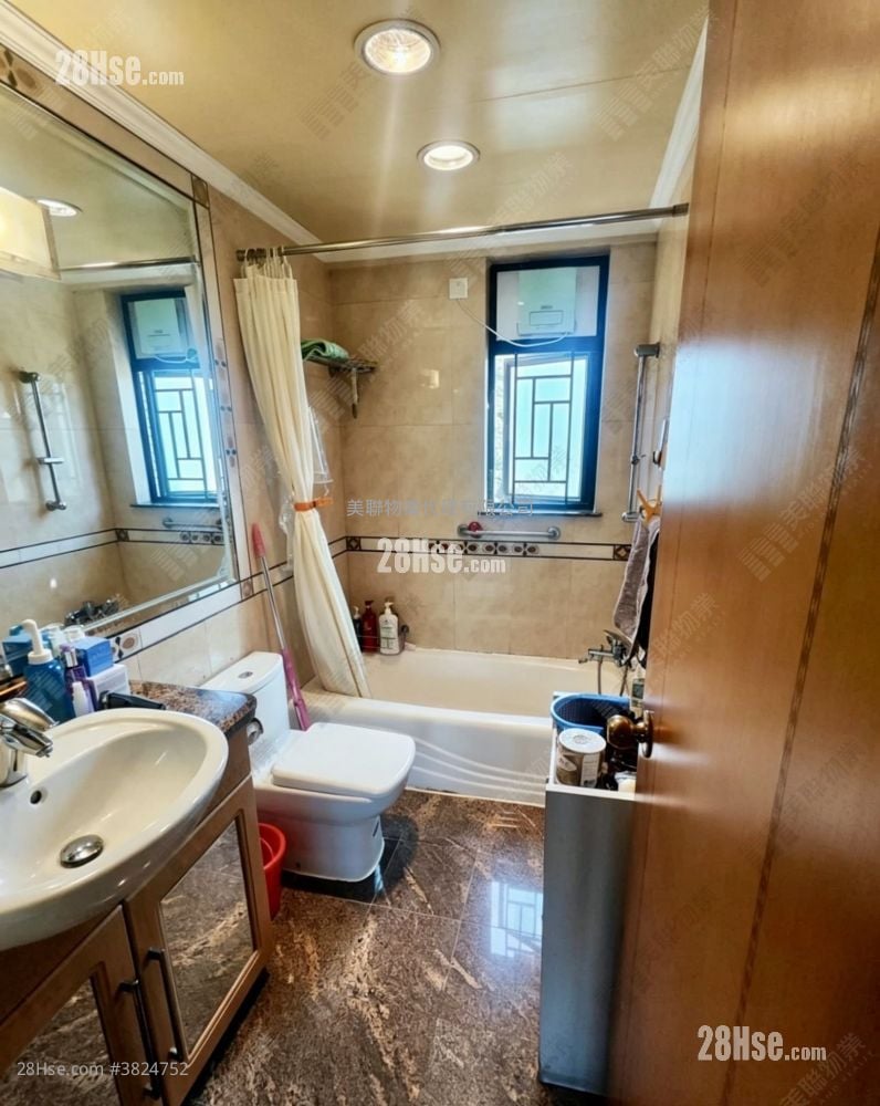 Oscar By The Sea Sell 4 Bedrooms , 3 Bathrooms 1,027 ft²