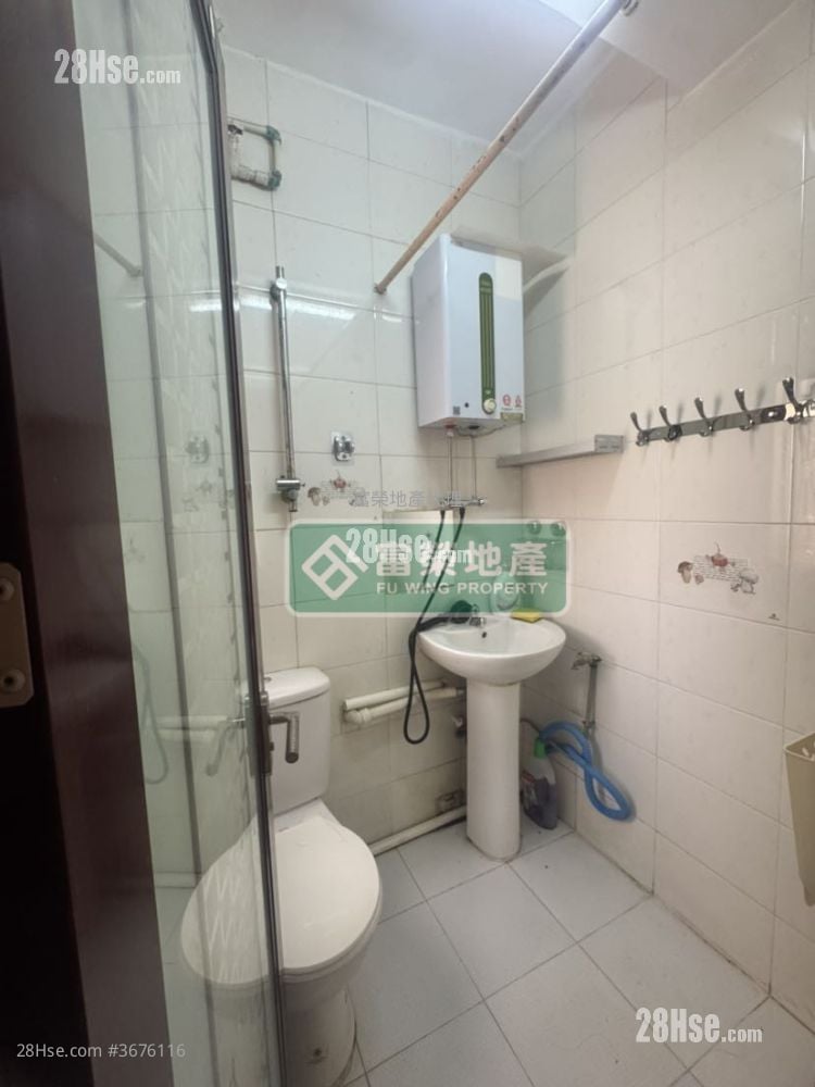 東成大廈 租盤 2 房 , 1 浴室 268 平方呎