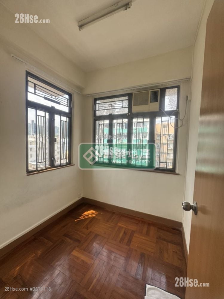 東成大廈 租盤 2 房 , 1 浴室 268 平方呎
