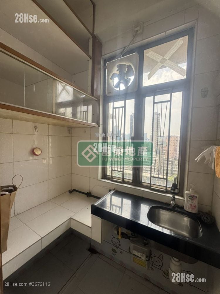 東成大廈 租盤 2 房 , 1 浴室 268 平方呎