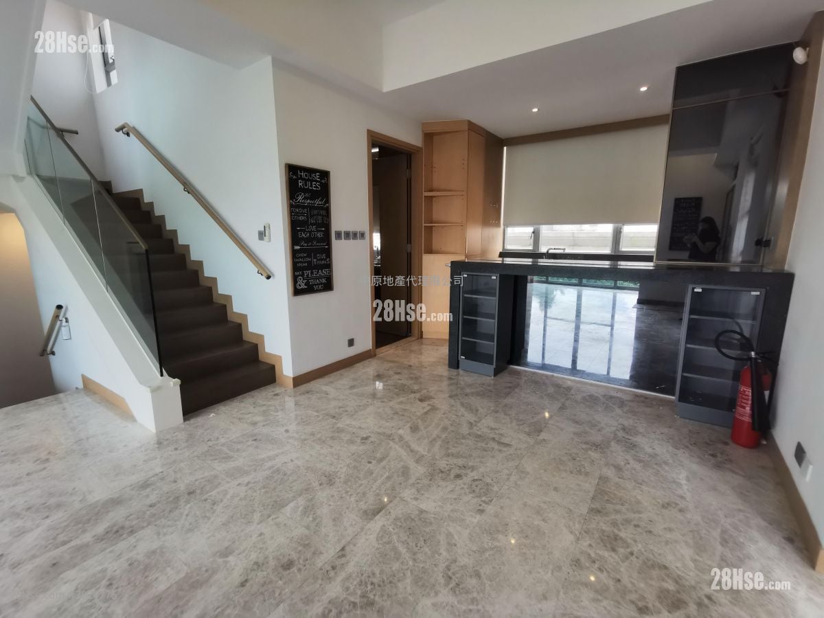 泓山 租盘 4 房 , 3 浴室 2,088 平方尺