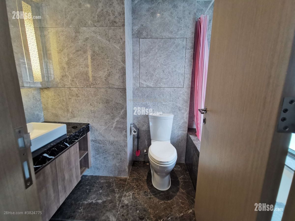 泓山 租盘 4 房 , 3 浴室 2,088 平方尺