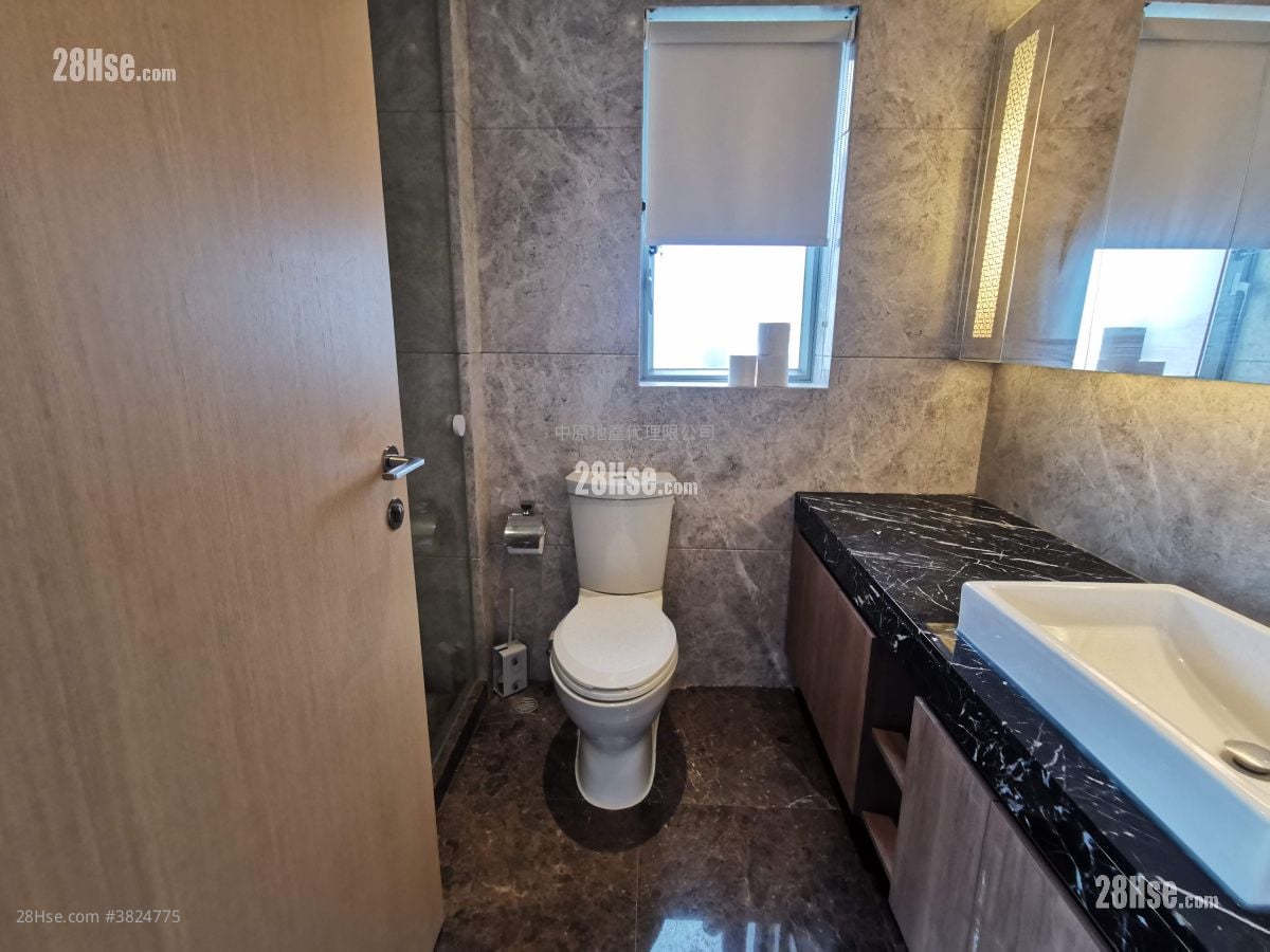 泓山 租盘 4 房 , 3 浴室 2,088 平方尺