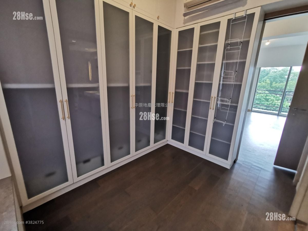 泓山 租盘 4 房 , 3 浴室 2,088 平方尺