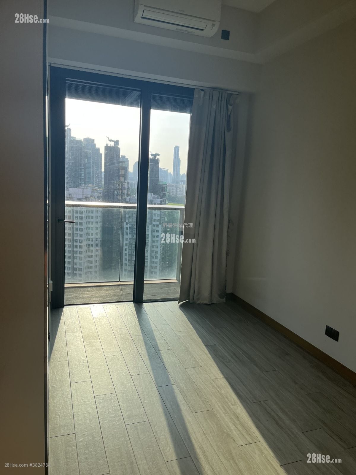 The Vantage Rental Studio , 1 Bathroom 196 ft²