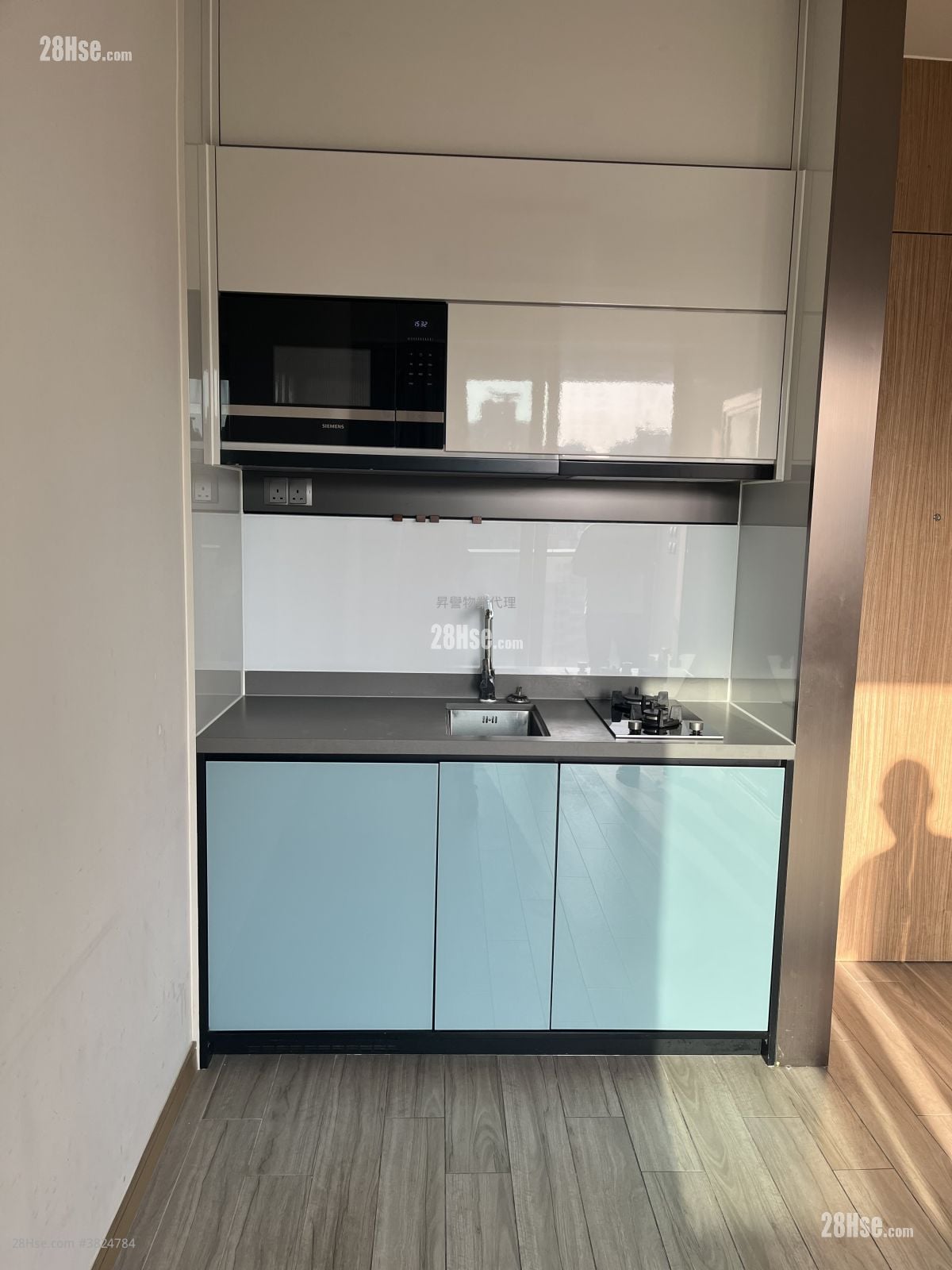 The Vantage Rental Studio , 1 Bathroom 196 ft²