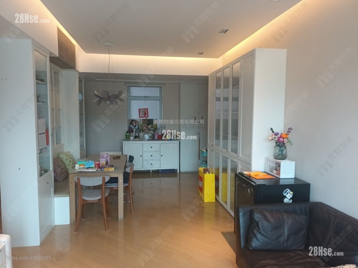 溱岸8号 售盘 3 房 , 3 浴室 1,018 平方尺