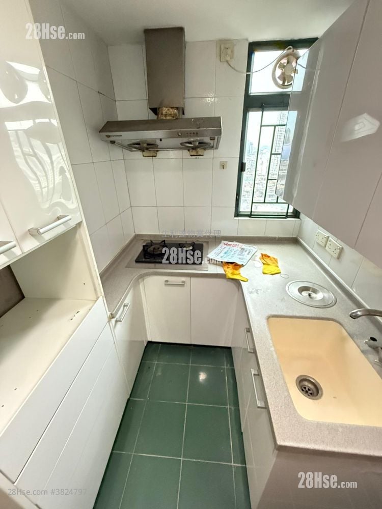 Kingsgate Sell 3 Bedrooms , 1 Bathroom 524 ft²