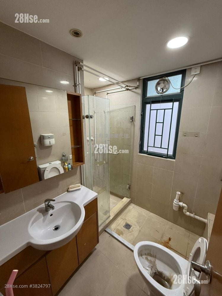 Kingsgate Sell 3 Bedrooms , 1 Bathroom 524 ft²