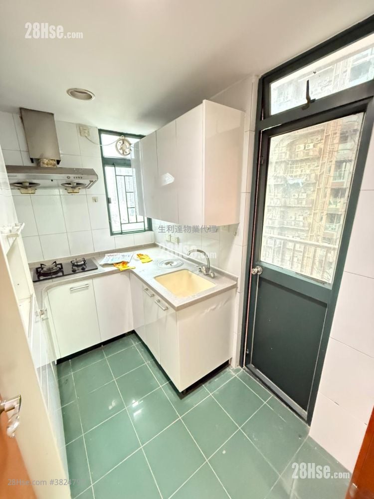 Kingsgate Sell 3 Bedrooms , 1 Bathroom 524 ft²