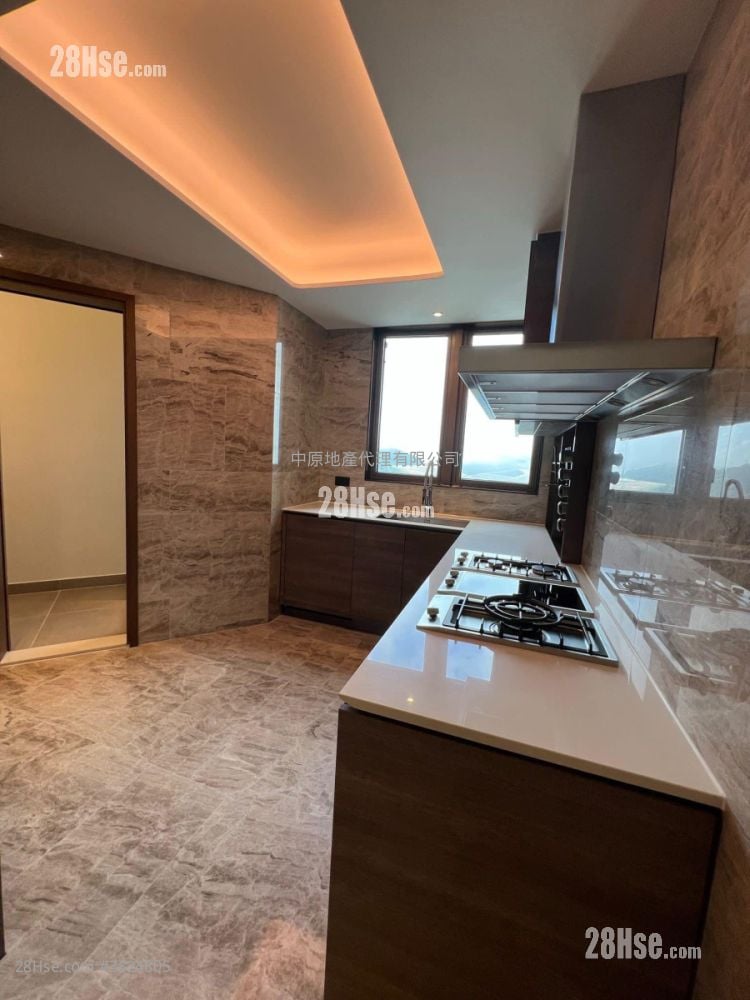 Lp10 Sell 4 Bedrooms , 4 Bathrooms 1,205 ft²