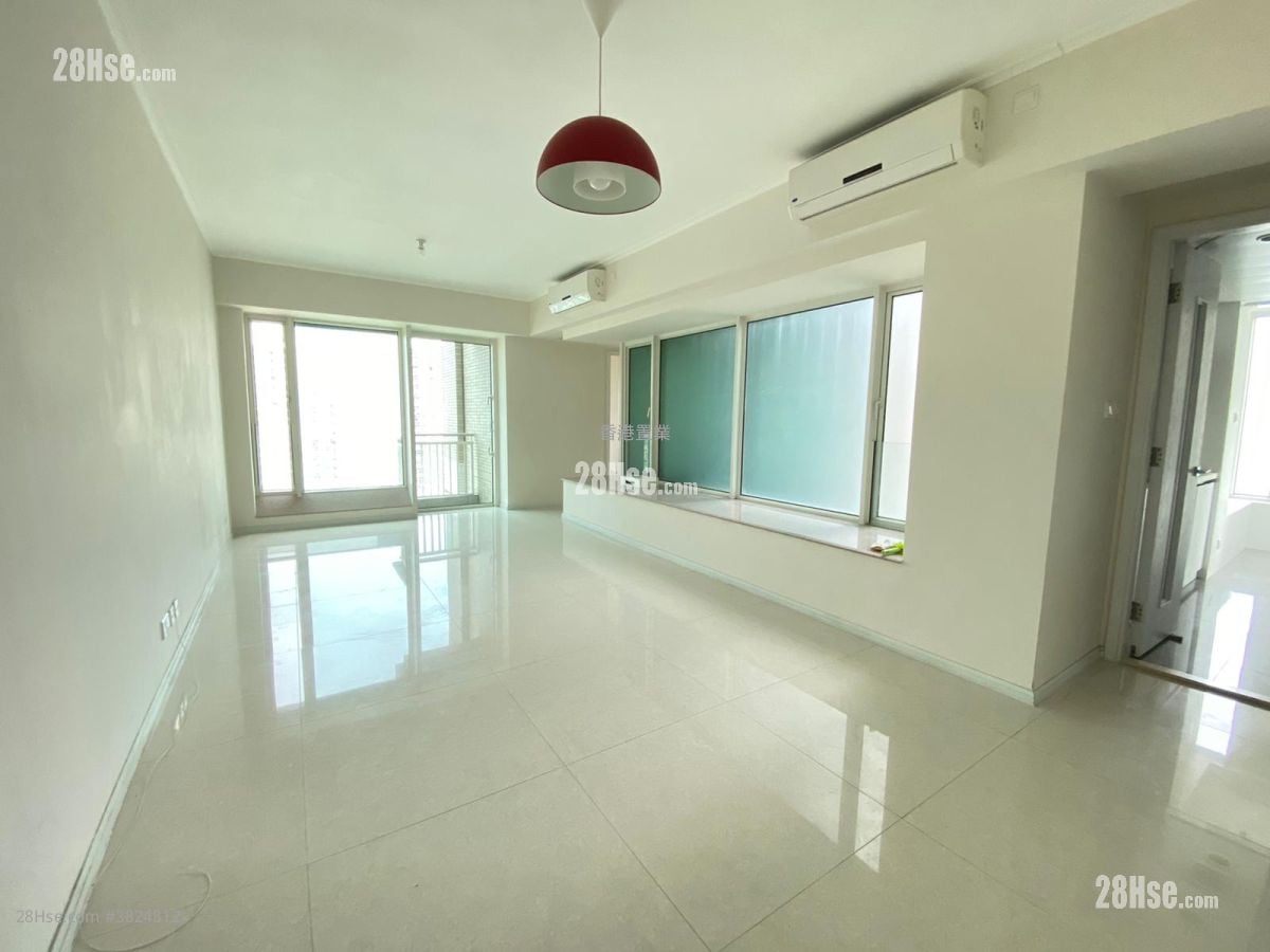 One West Kowloon Sell 3 Bedrooms , 3 Bathrooms 877 ft²