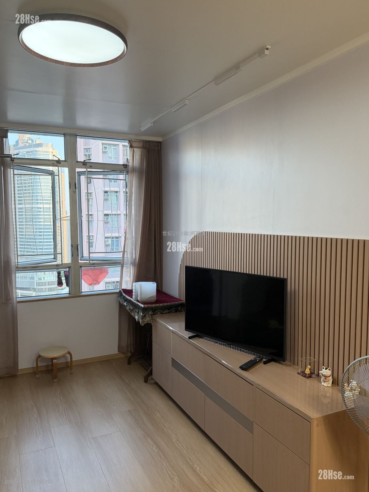 Po Ming Court Sell 3 Bedrooms , 1 Bathroom 594 ft²