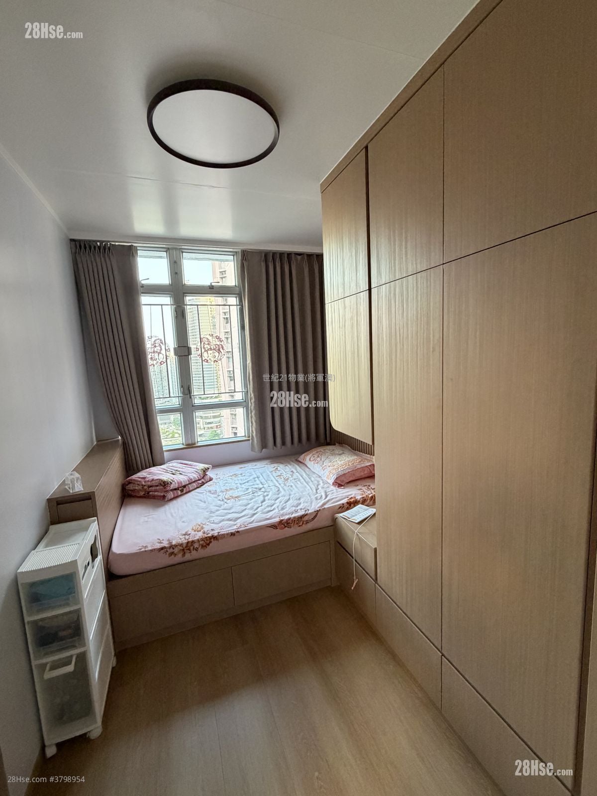 Po Ming Court Sell 3 Bedrooms , 1 Bathroom 594 ft²