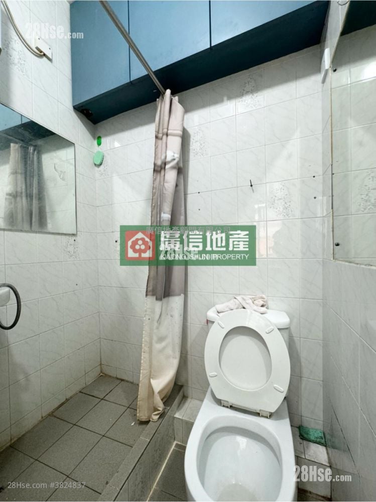 Tak Hay Building Sell 2 Bedrooms , 1 Bathroom 292 ft²