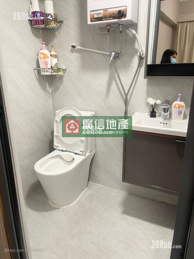 Lee Kwan Building Sell 3 Bedrooms , 2 Bathrooms 506 ft²