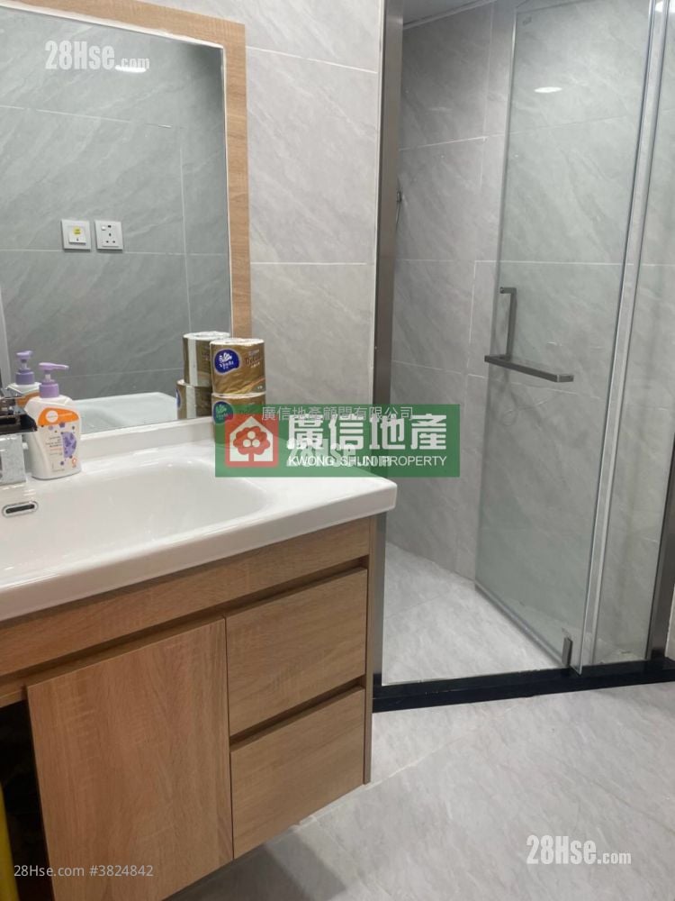 Lee Kwan Building Sell 3 Bedrooms , 2 Bathrooms 506 ft²