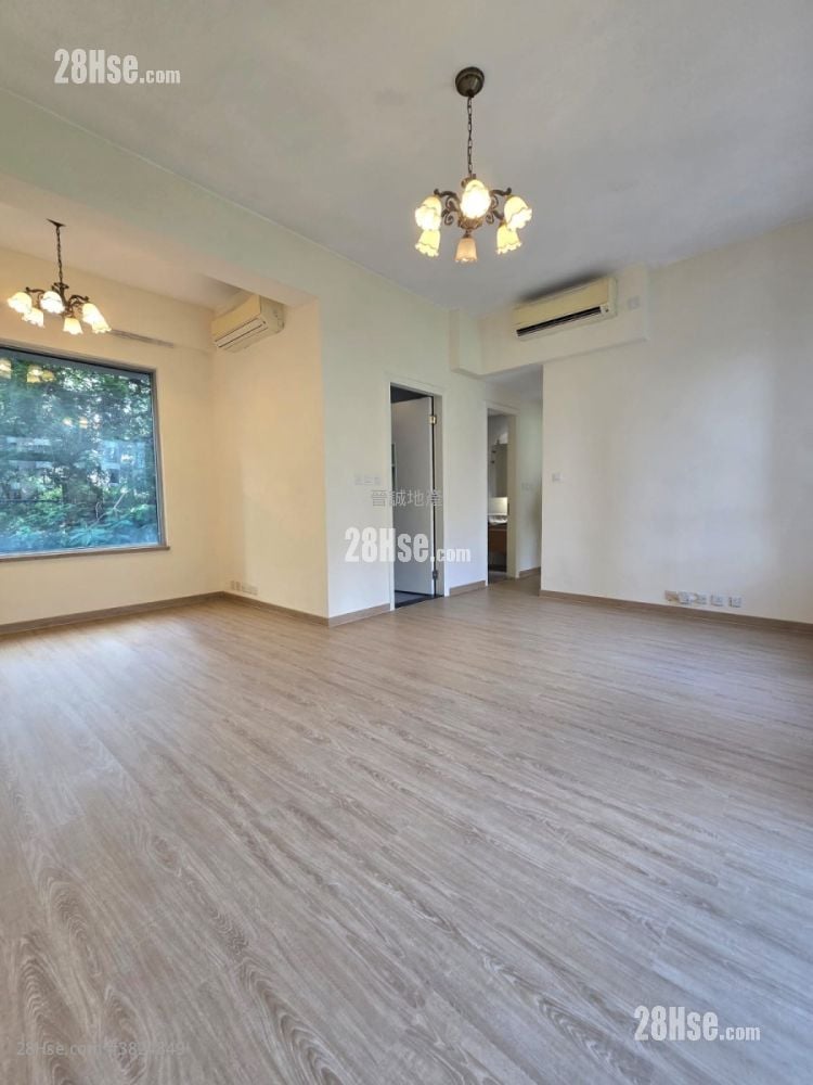 South Crest Sell 3 Bedrooms , 2 Bathrooms 928 ft²