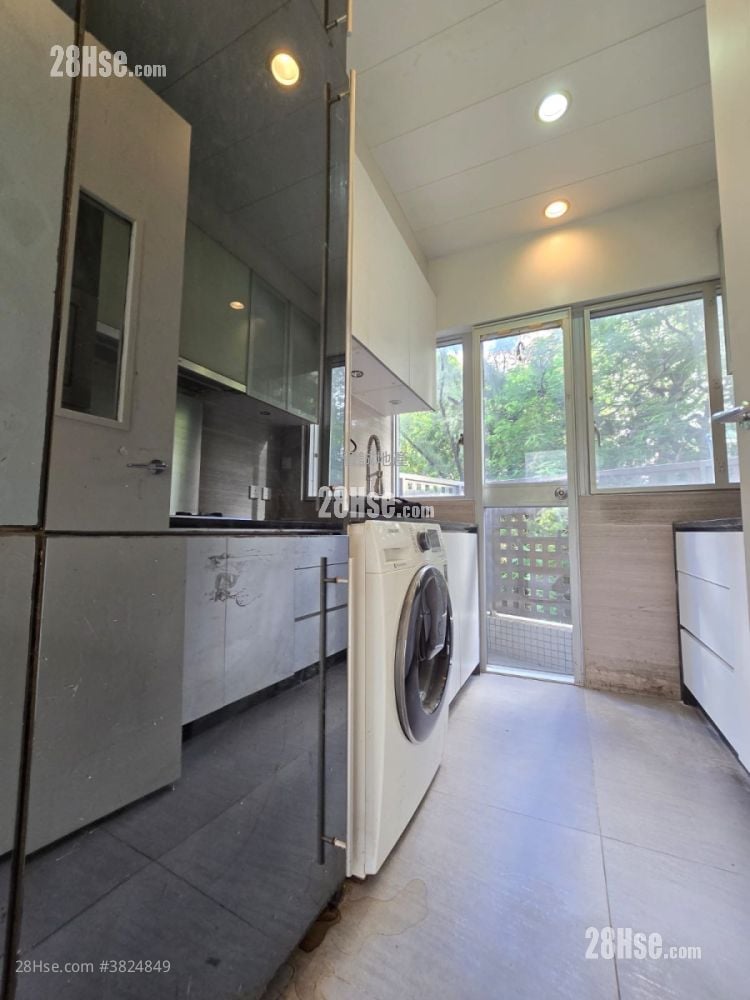 South Crest Sell 3 Bedrooms , 2 Bathrooms 928 ft²