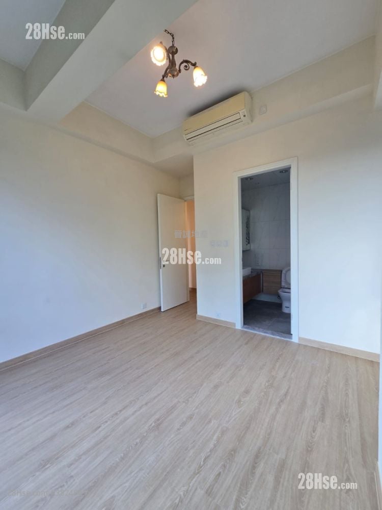 South Crest Sell 3 Bedrooms , 2 Bathrooms 928 ft²