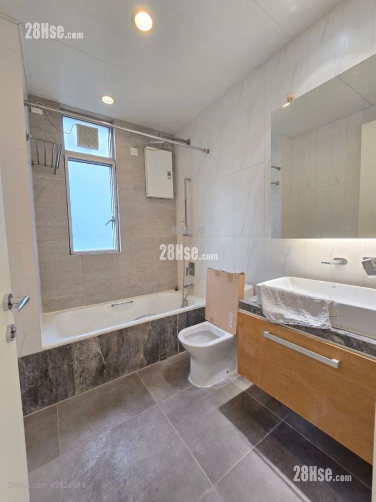 South Crest Sell 3 Bedrooms , 2 Bathrooms 928 ft²