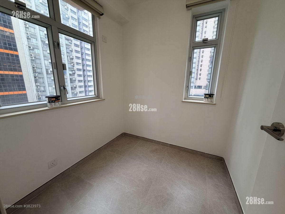 裕利大厦 租盘 2 房 , 1 浴室 260 平方尺