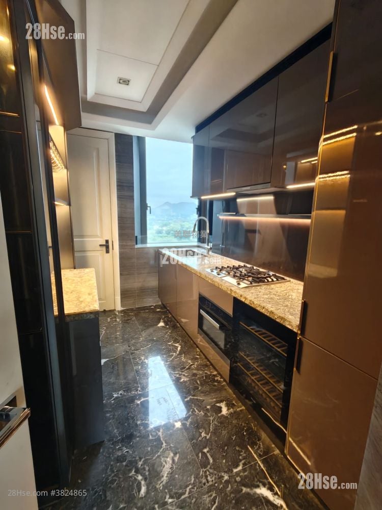 高尔夫御苑 售盘 3 房 , 2 浴室 1,046 平方尺