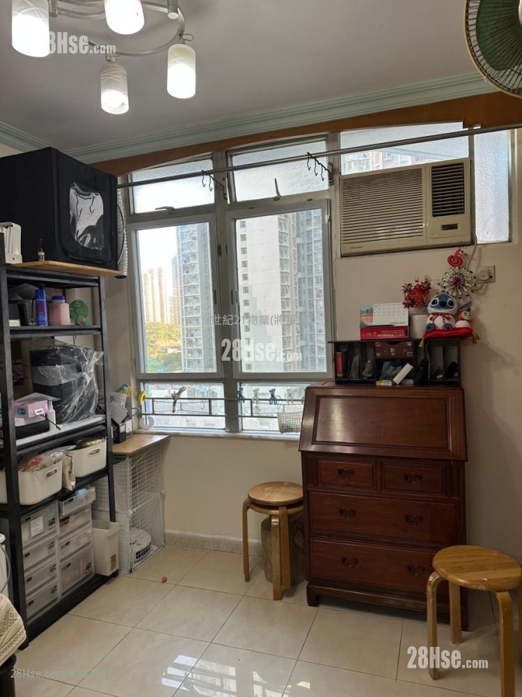 Kwong Ming Court Sell 601 ft²