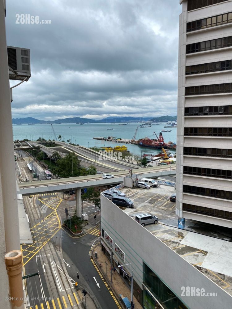 Des Voeux Road West Building Sell 2 Bedrooms , 1 Bathroom 618 ft²