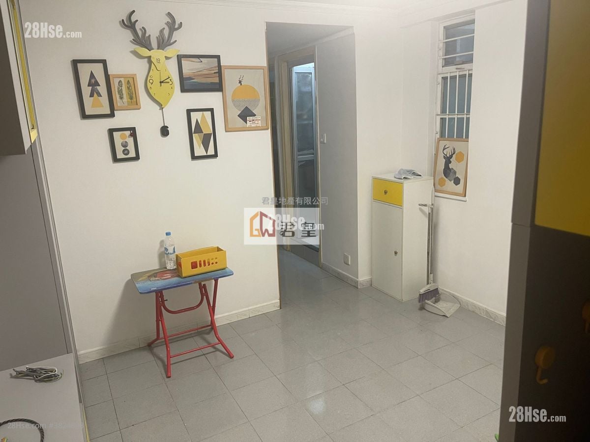 Tung Lo Court Rental 3 Bedrooms , 1 Bathroom 396 ft²