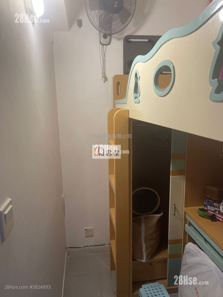 Tung Lo Court Rental 3 Bedrooms , 1 Bathroom 396 ft²