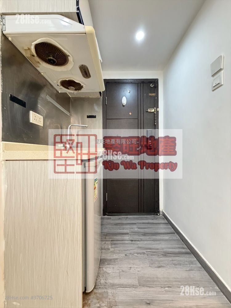 唐樓 租盤 1 房 , 1 浴室 180 平方呎