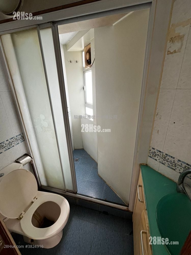 Hang Shun Building Rental 2 Bedrooms , 1 Bathroom 400 ft²