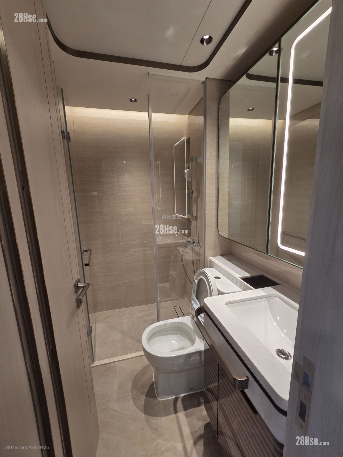 Gold Coast Bay Rental 2 Bedrooms , 1 Bathroom 444 ft²