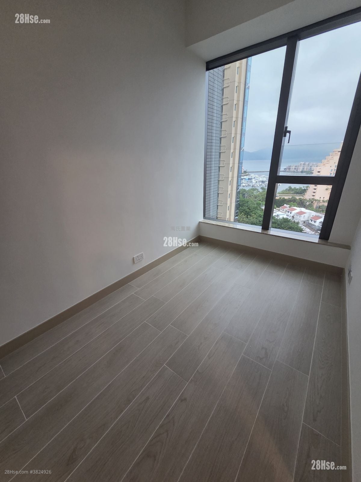 Gold Coast Bay Rental 2 Bedrooms , 1 Bathroom 444 ft²