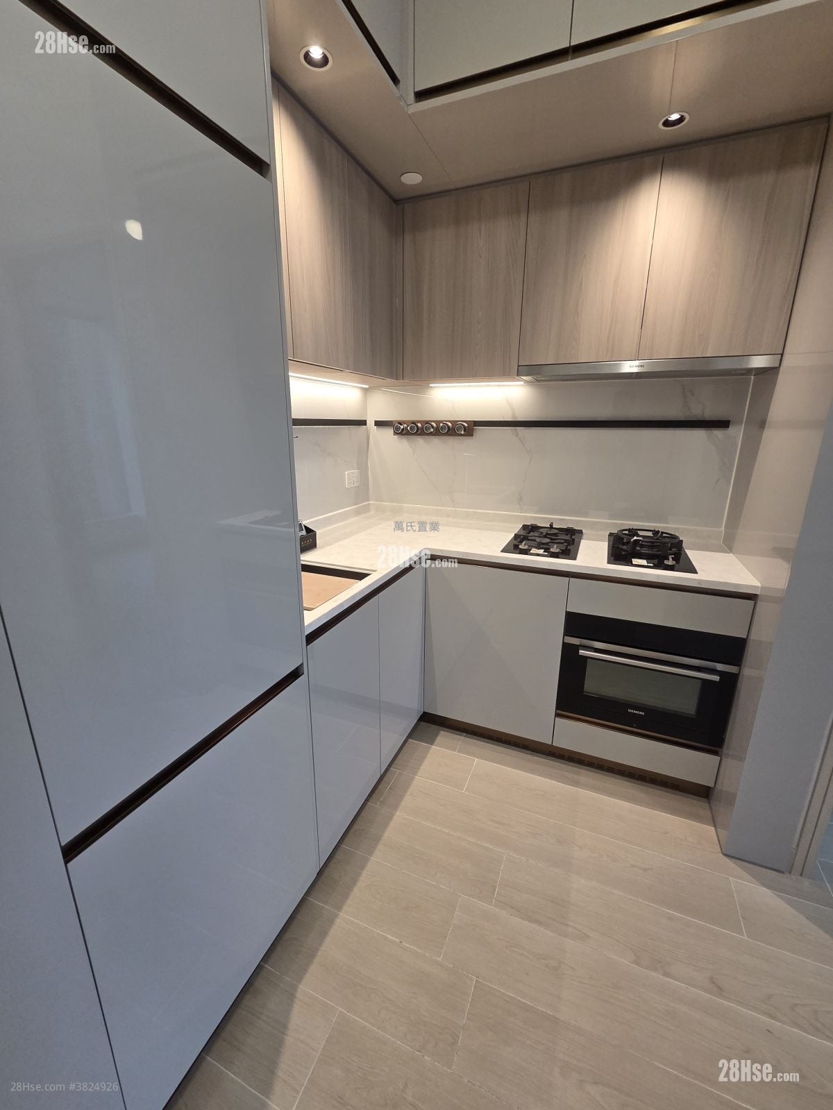 Gold Coast Bay Rental 2 Bedrooms , 1 Bathroom 444 ft²